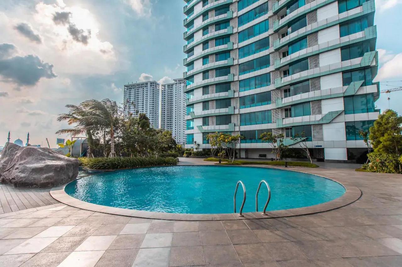 Redliving Apartemen Grand Kamala Lagoon - Realty Pro Tower Barclay North Bekasi Kültér fotó